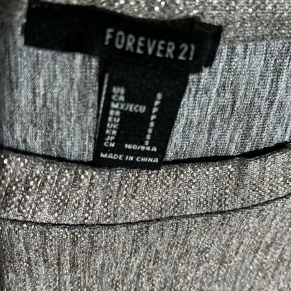 Forever 21 Sparkling Gray and Gold Pleated Dolman Sleeve Top Size Small - Picture 3 of 6
